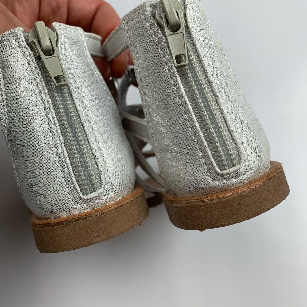 Sandals. New. - Picture 3 of 5
